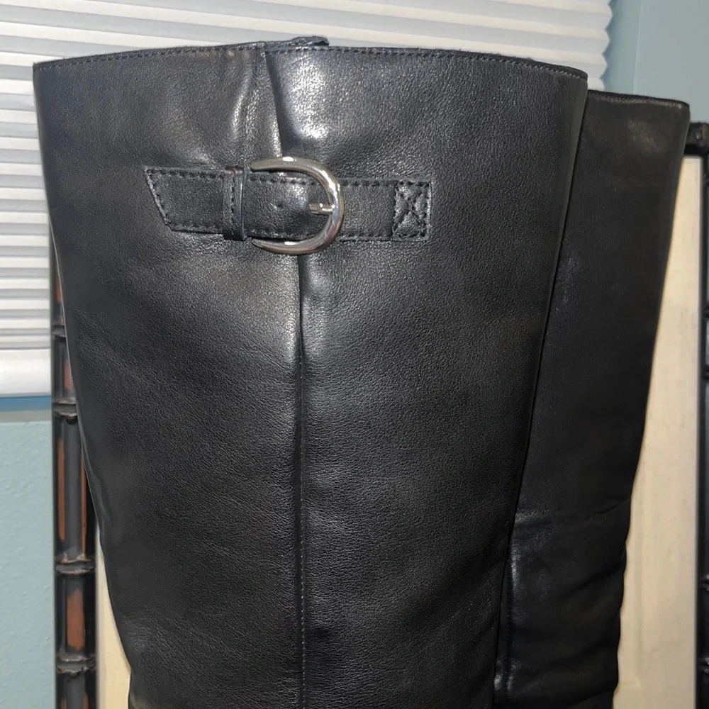 Steve Madden Women's Leary Tall Black Buckle Pull On Leather Boots NWOB sz 10